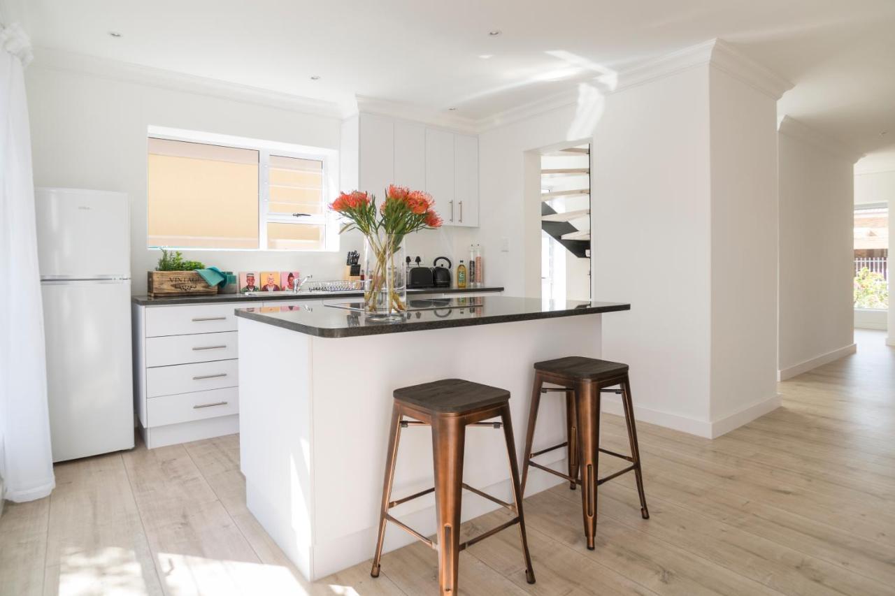Sunset Beach Living Guesthouse Le Cap Extérieur photo