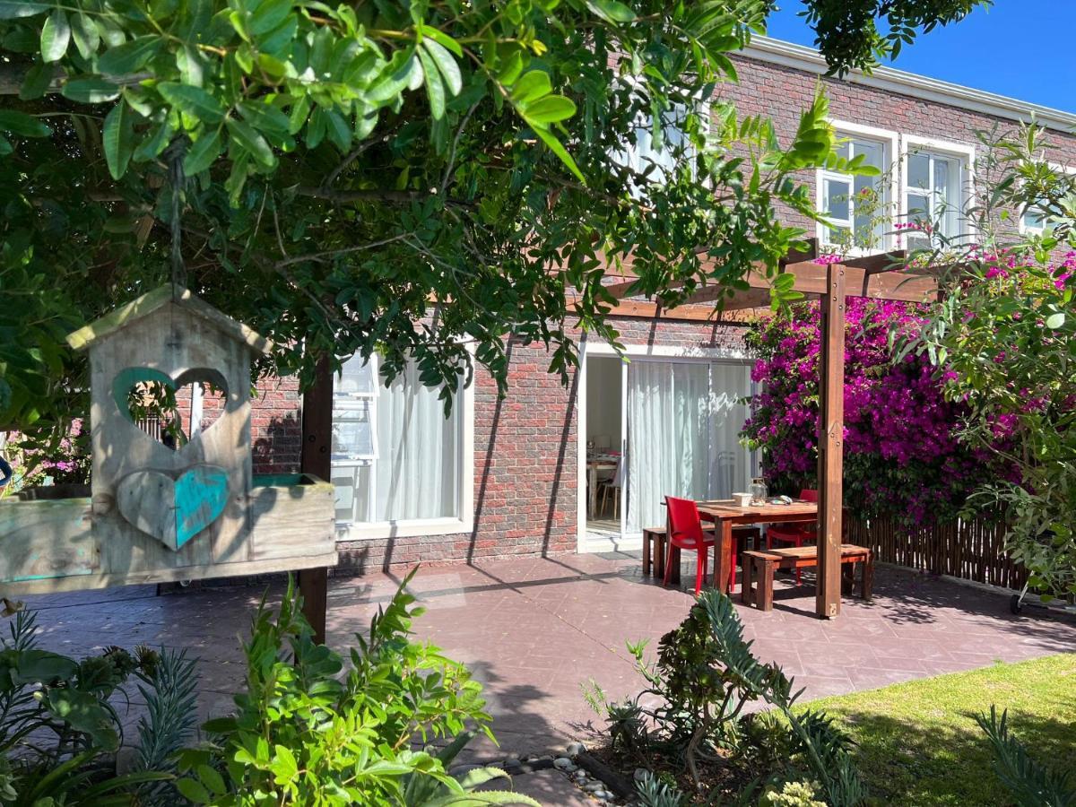 Sunset Beach Living Guesthouse Le Cap Extérieur photo
