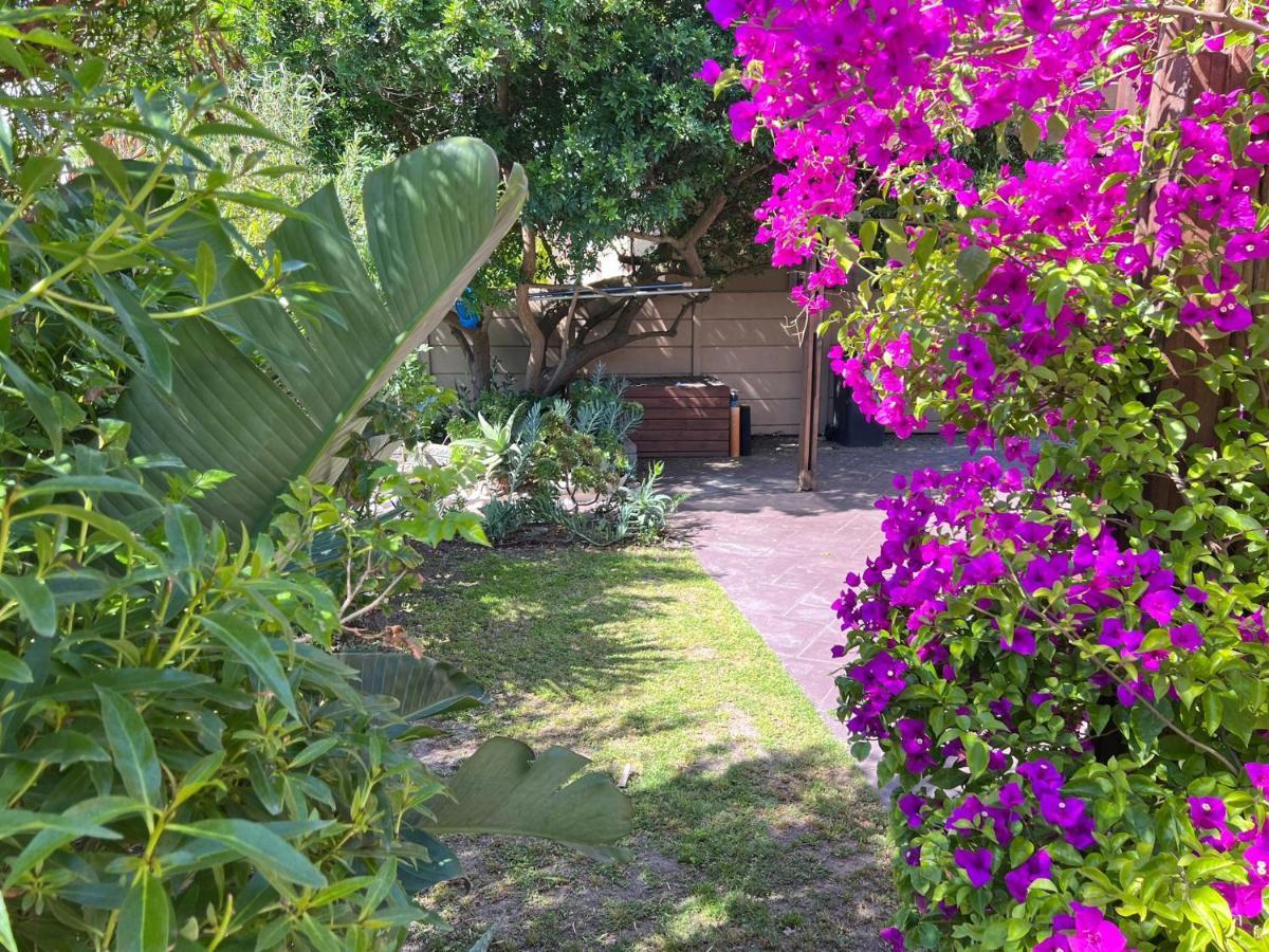 Sunset Beach Living Guesthouse Le Cap Extérieur photo