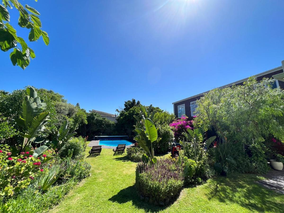 Sunset Beach Living Guesthouse Le Cap Extérieur photo